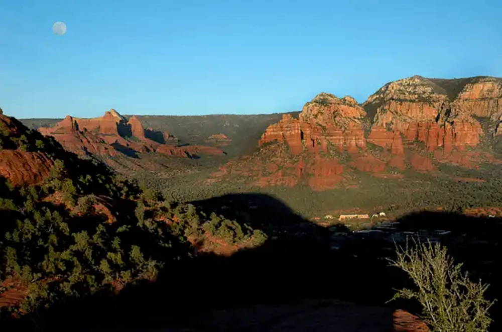 Moon Over Sedona, photography by Dennis R. Ling