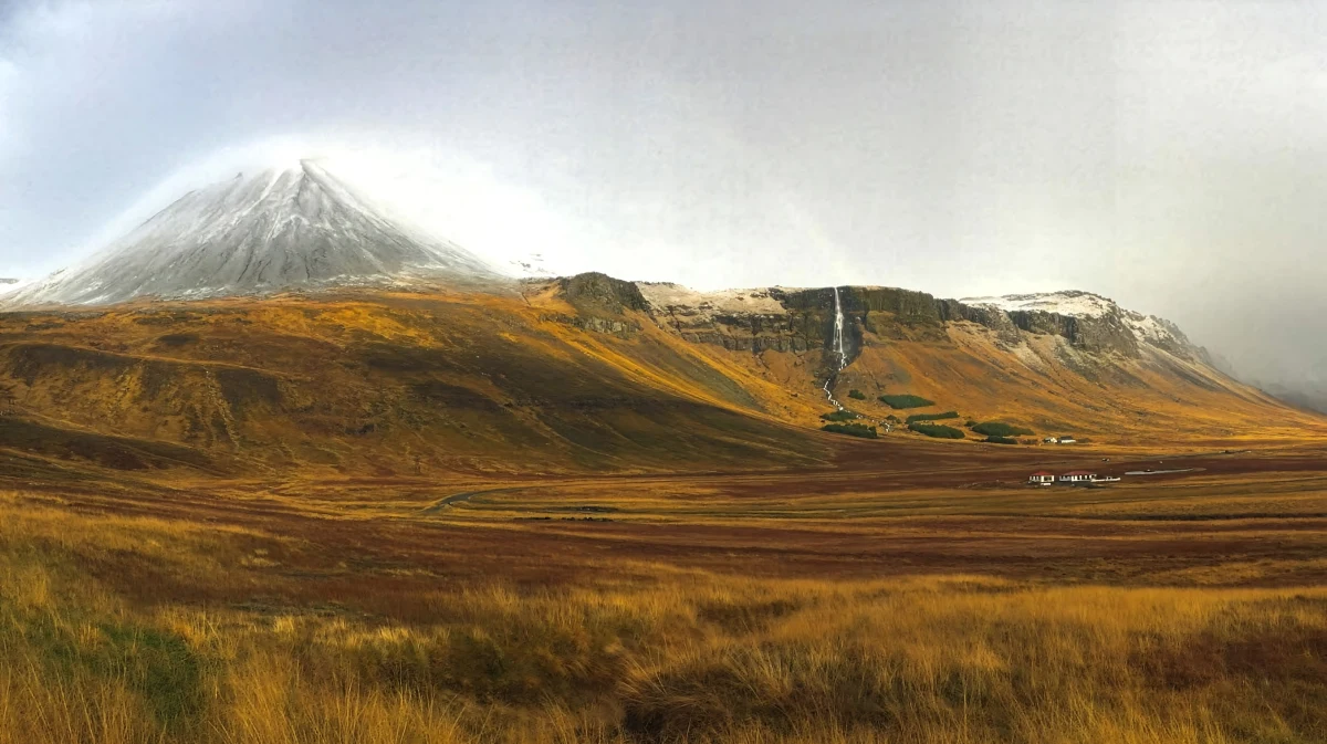 Iceland � Landscape wallpaper by Dennis R. Ling